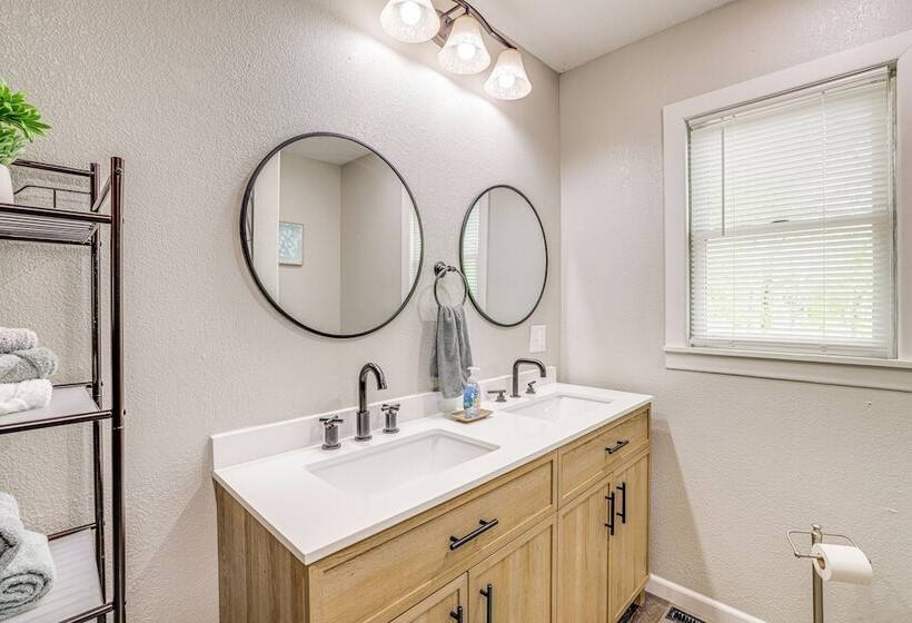 Shell Knob Home W/deck & Table Rock Lake View