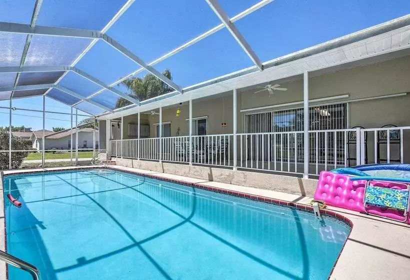 Spring Hill Home W/ Pool ~ 1 Mi To Weeki Wachee