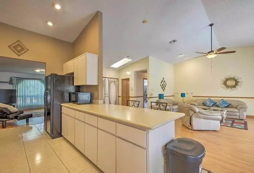 Spring Hill Home W/ Pool ~ 1 Mi To Weeki Wachee