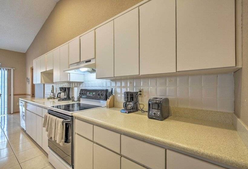 Spring Hill Home W/ Pool ~ 1 Mi To Weeki Wachee