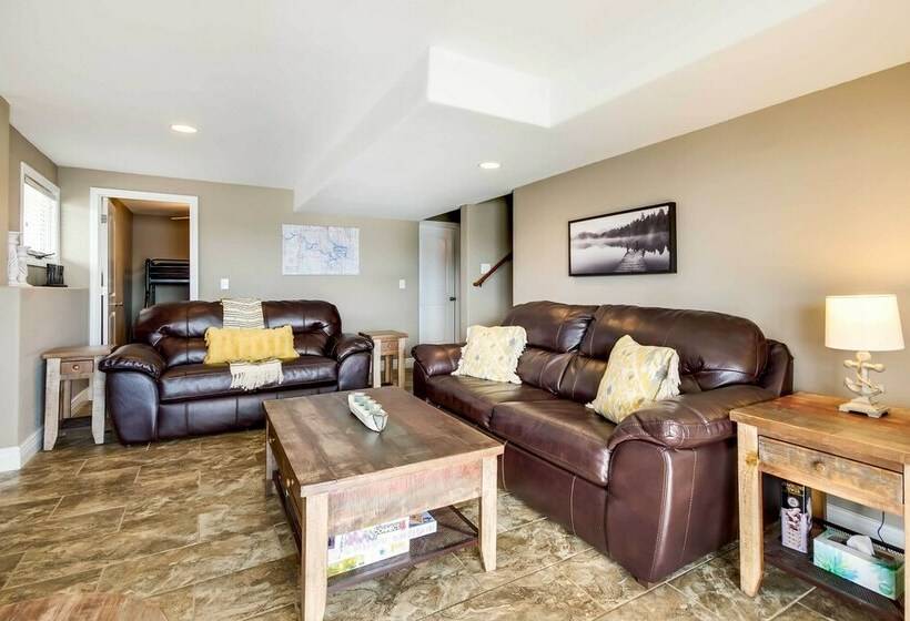 Stunning Lake Ozark Retreat W/ Dock & Boat Slip!