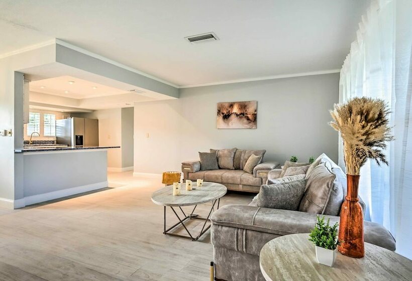 Tampa Home W/ Pool < 4 Mi To Busch Gardens!