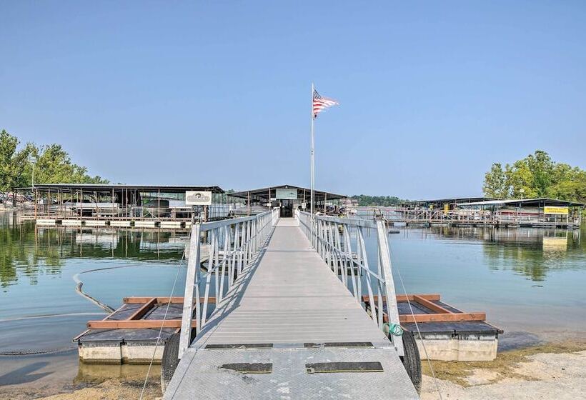 Updated Cabin W/ Direct Lake Access & Pool!