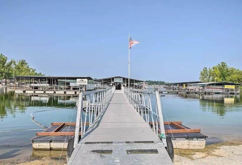 Updated Cabin W/ Direct Lake Access & Pool!