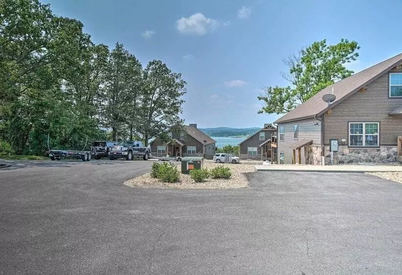 Updated Cabin W/ Direct Lake Access & Pool!