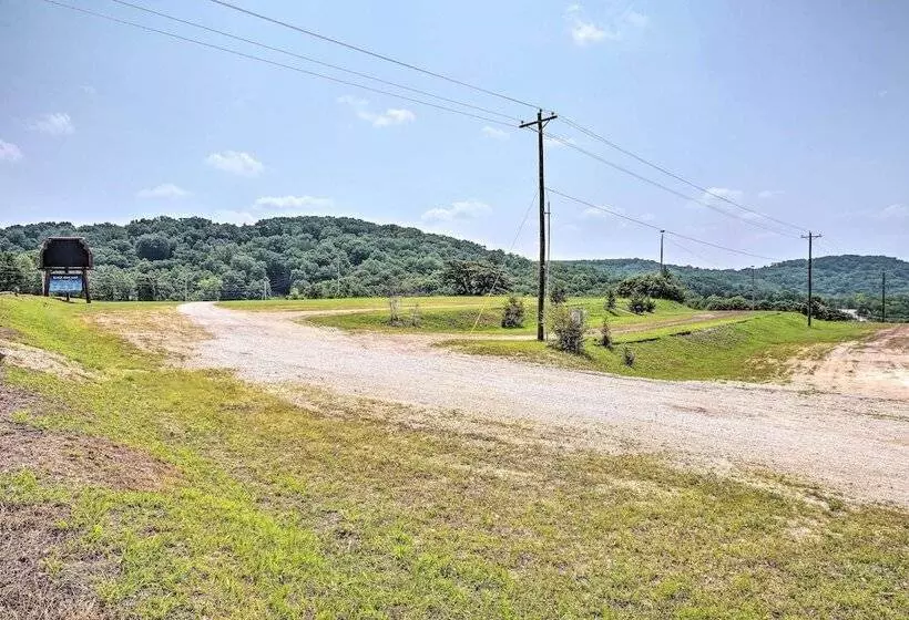 Updated Cabin W/ Direct Lake Access & Pool!