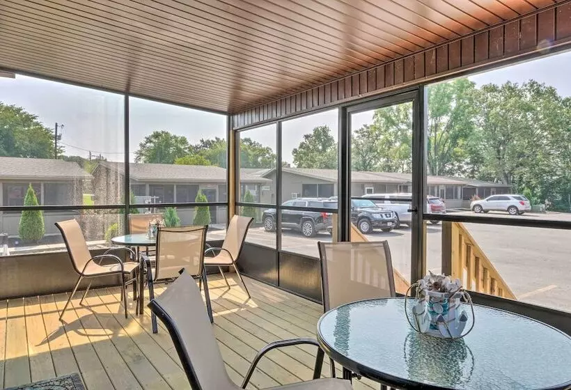 Updated Cabin W/ Direct Lake Access & Pool!