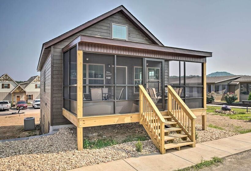 Updated Cabin W/ Direct Lake Access & Pool!