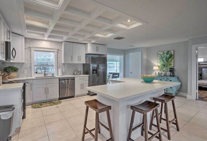 Dog Friendly Jensen Beach Home < 3 Mi To Ocean!