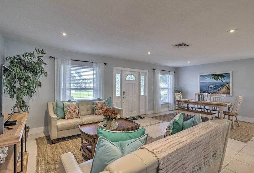 Dog Friendly Jensen Beach Home < 3 Mi To Ocean!