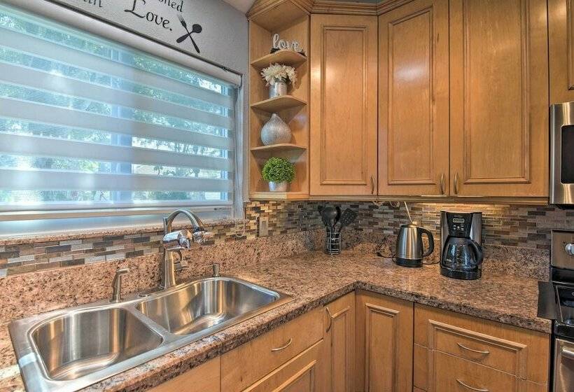 Amenitypacked Sunrise Home W/ Outdoor Pool!