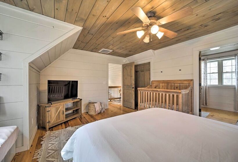 Deck + Fire Pits: Lake Toxaway Getaway!