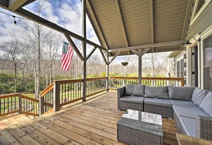 Deck + Fire Pits: Lake Toxaway Getaway!