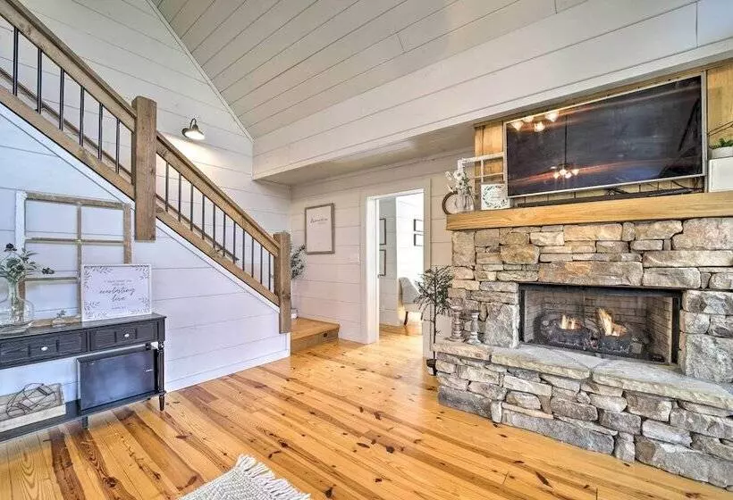 Deck + Fire Pits: Lake Toxaway Getaway!