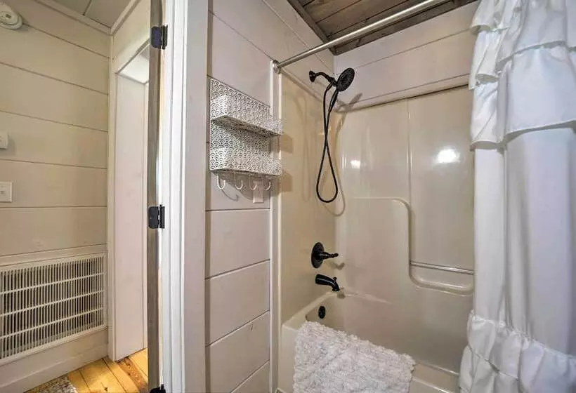 Deck + Fire Pits: Lake Toxaway Getaway!