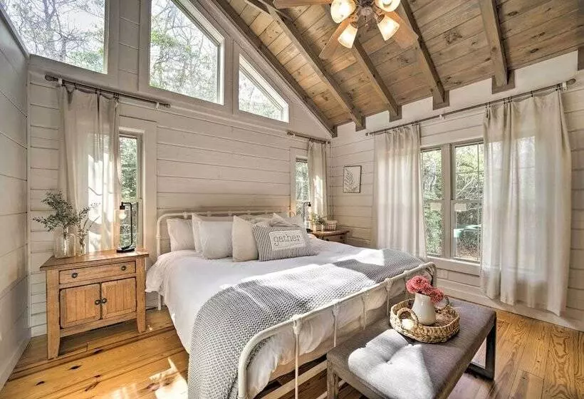 Deck + Fire Pits: Lake Toxaway Getaway!