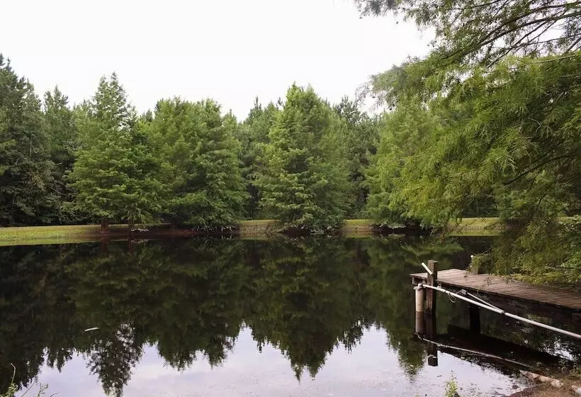 Beaver Creek Lodge    Huntington Home W/ Pond!