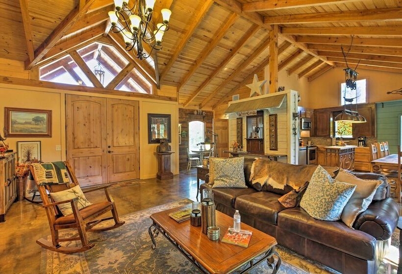 Beaver Creek Lodge    Huntington Home W/ Pond!