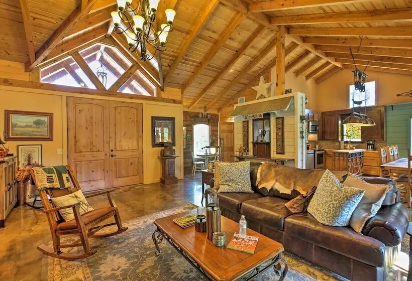 Beaver Creek Lodge    Huntington Home W/ Pond!