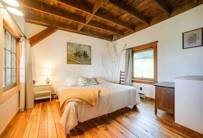 Breathtaking Mtn Views: Stylish Rustic Retreat!