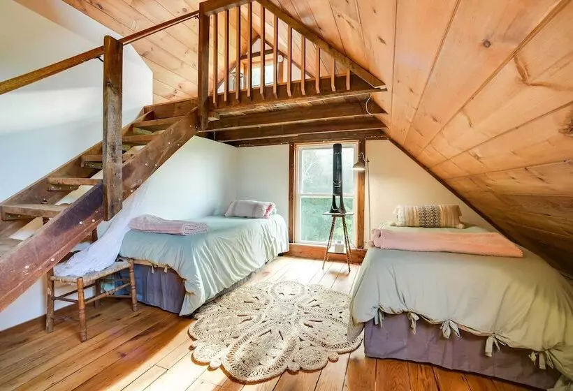 Breathtaking Mtn Views: Stylish Rustic Retreat!