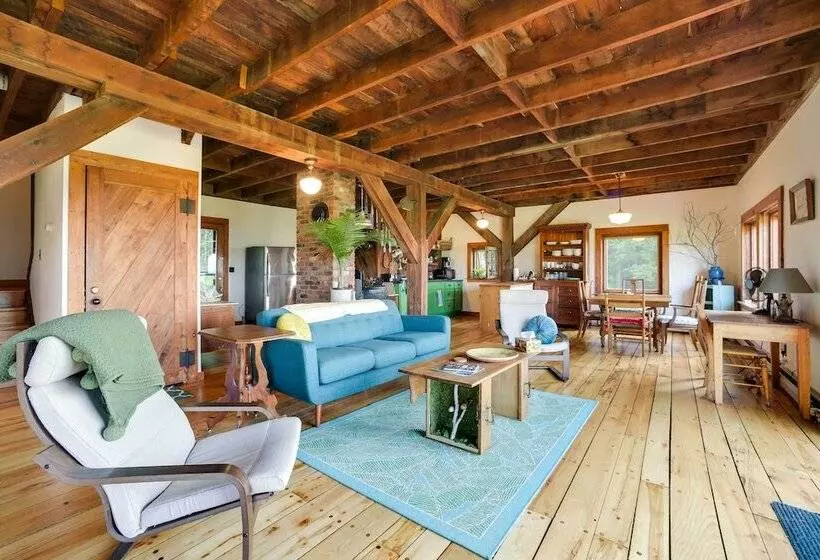 Breathtaking Mtn Views: Stylish Rustic Retreat!