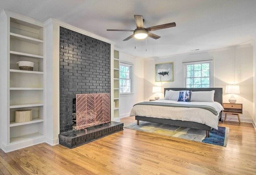 Bright Cary Home With Deck < 15 Mi To Raleigh!