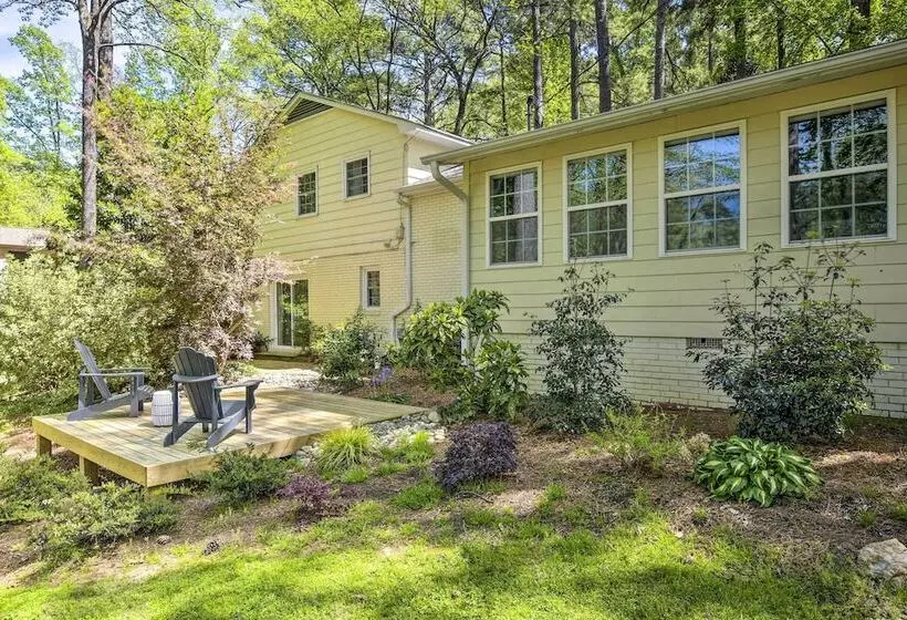 Bright Cary Home With Deck < 15 Mi To Raleigh!