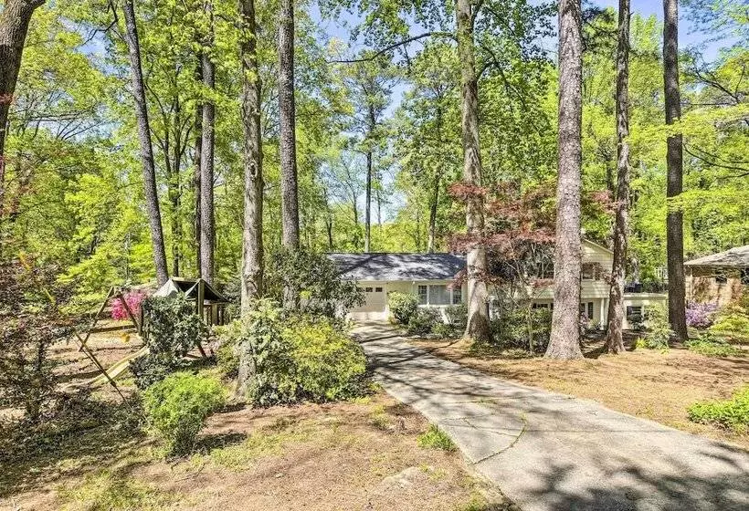 Bright Cary Home With Deck < 15 Mi To Raleigh!