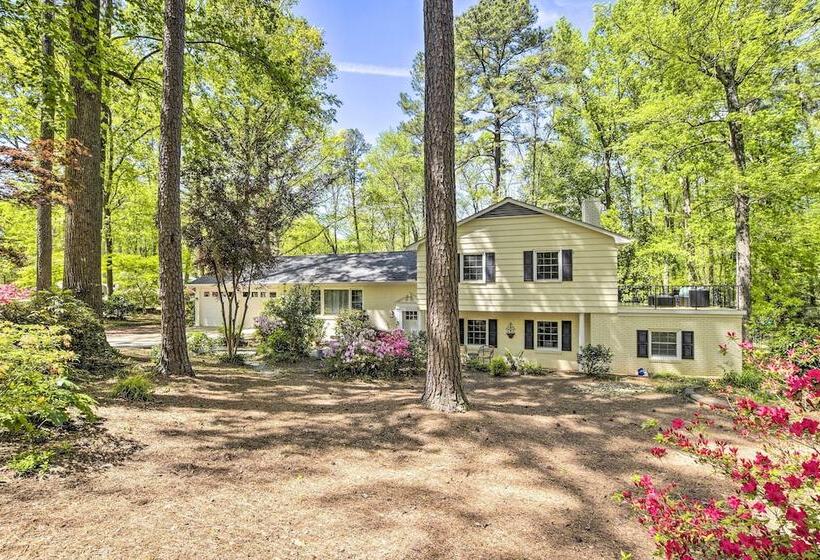 Bright Cary Home With Deck < 15 Mi To Raleigh!