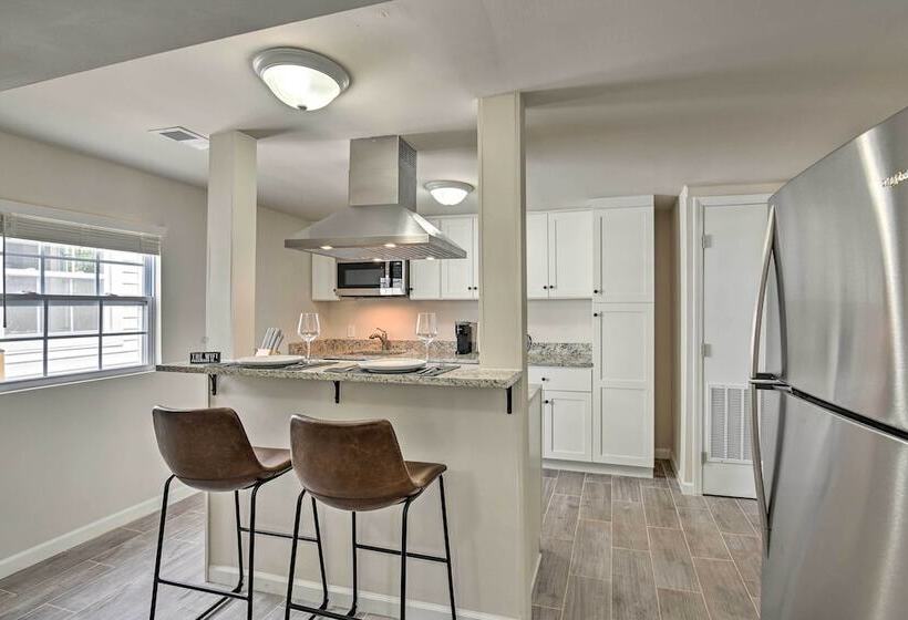 Bright Columbia Home: 47 Mi To Dtwn Nashville