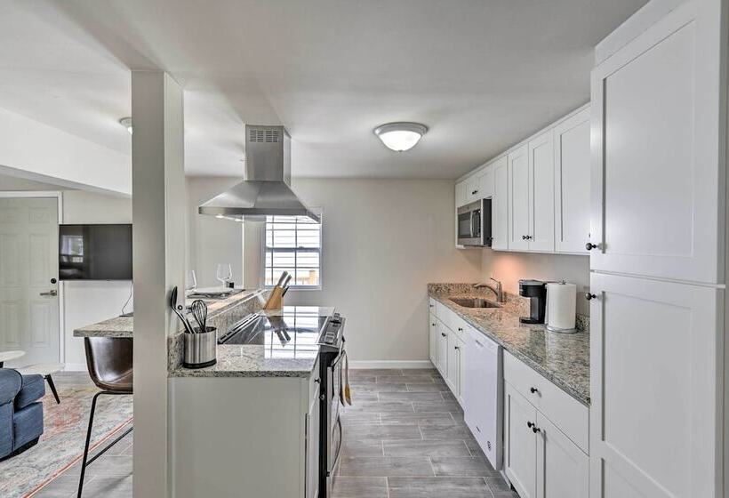 Bright Columbia Home: 47 Mi To Dtwn Nashville