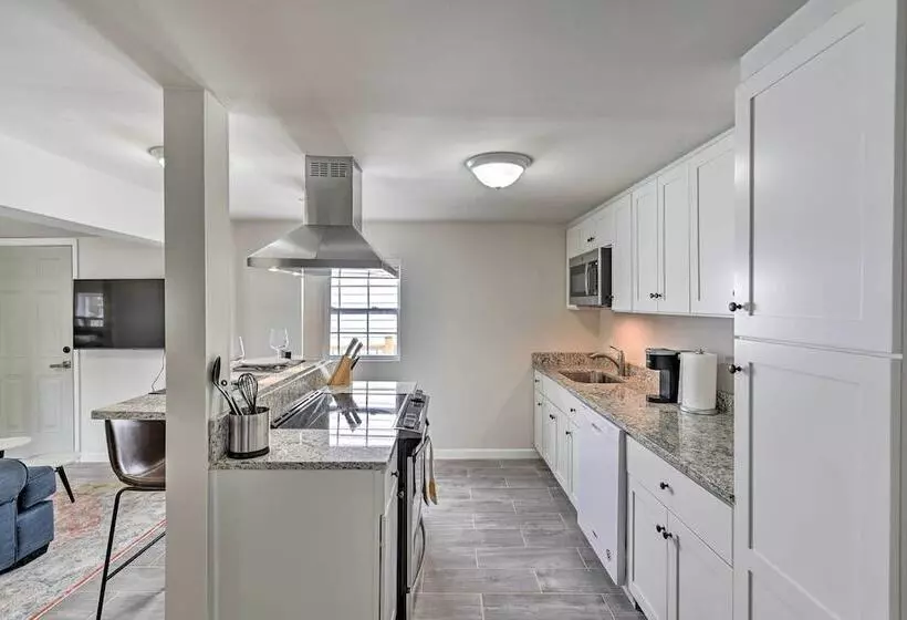 Bright Columbia Home: 47 Mi To Dtwn Nashville