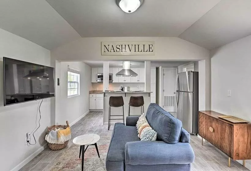 Bright Columbia Home: 47 Mi To Dtwn Nashville