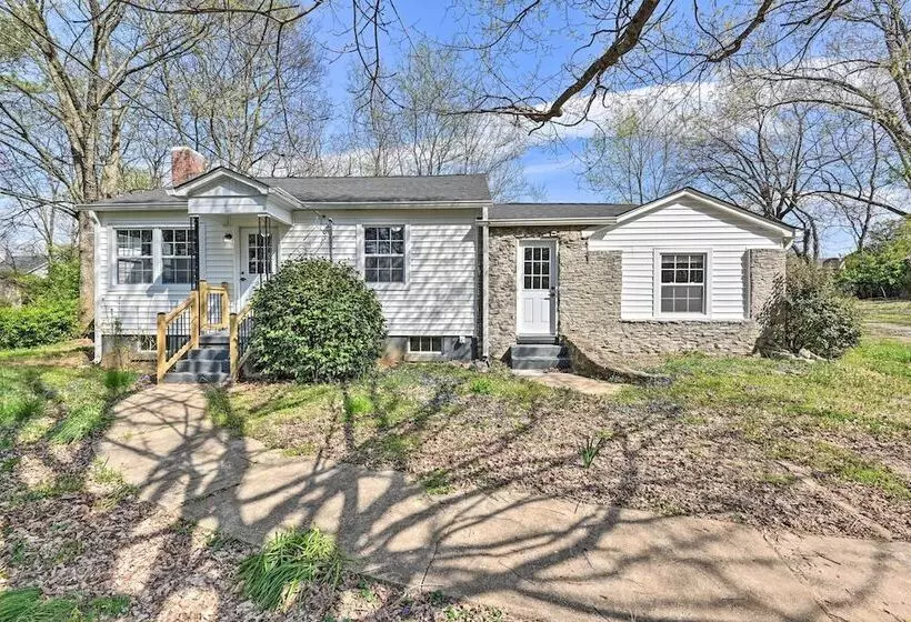 Bright Columbia Home: 47 Mi To Dtwn Nashville