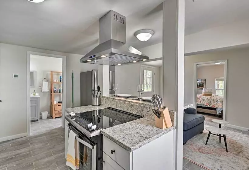 Bright Columbia Home: 47 Mi To Dtwn Nashville