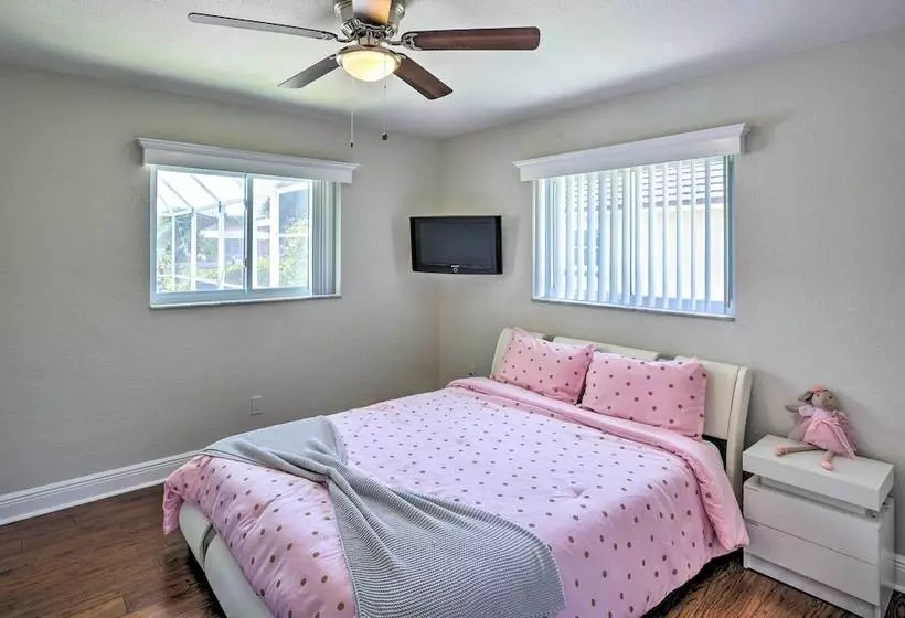 5 Mi To Beach: Canalfront Home In Cape Coral!