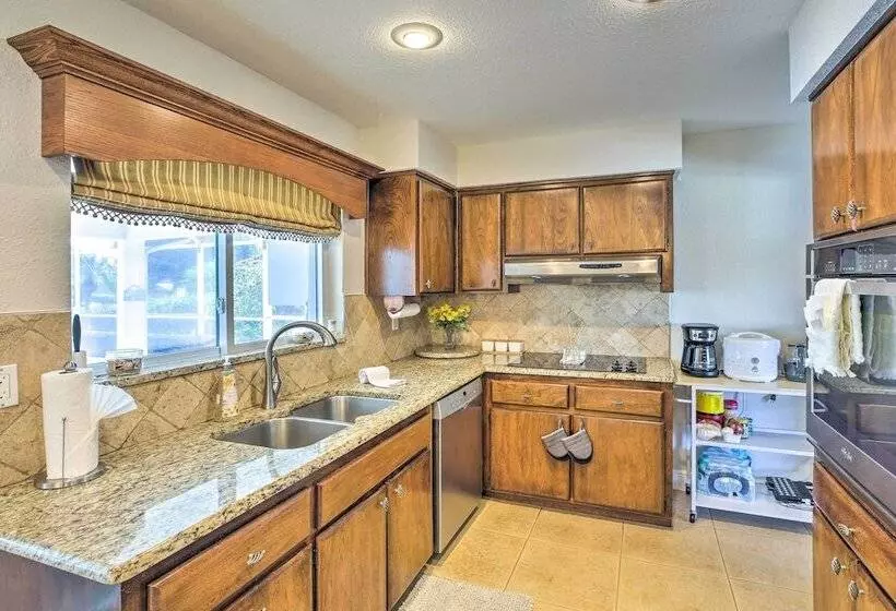 5 Mi To Beach: Canalfront Home In Cape Coral!