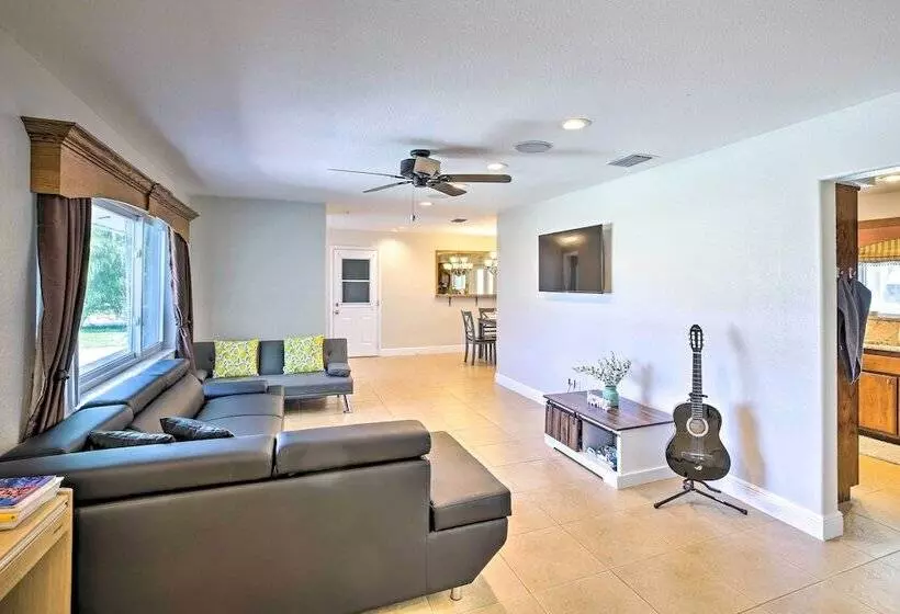 5 Mi To Beach: Canalfront Home In Cape Coral!