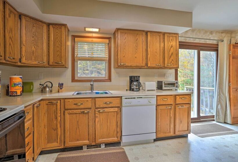 Catskills Home Near Skiing   Best Of Both Worlds!