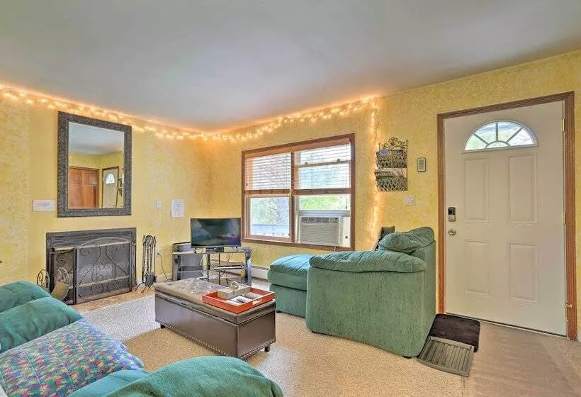 Catskills Home Near Skiing   Best Of Both Worlds!