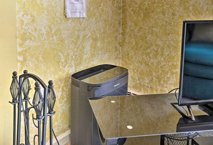 Catskills Home Near Skiing   Best Of Both Worlds!