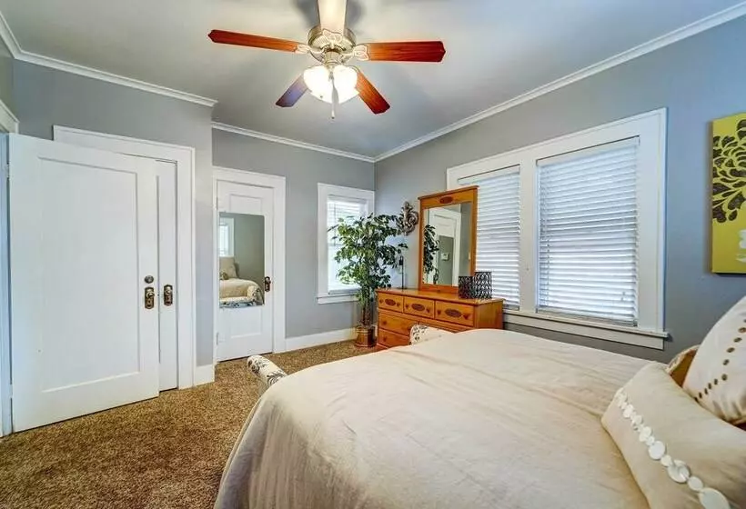 By Dtwn Lubbock! Spacious 4br Home Near Texas Tech