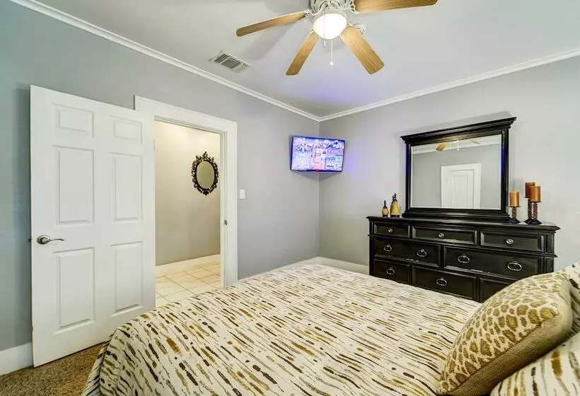 By Dtwn Lubbock! Spacious 4br Home Near Texas Tech