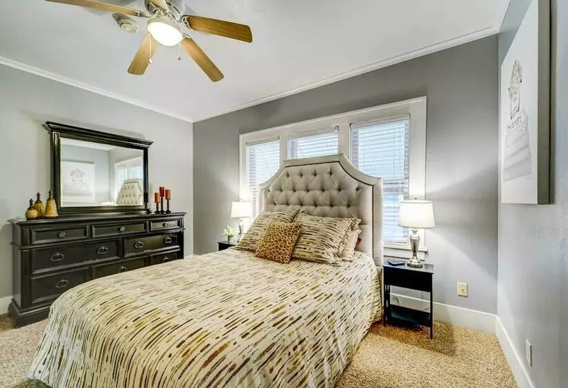 By Dtwn Lubbock! Spacious 4br Home Near Texas Tech