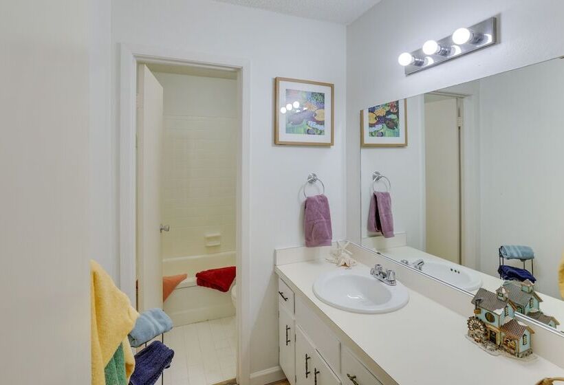 Family Home In Fort Worth: Pets Welcome!