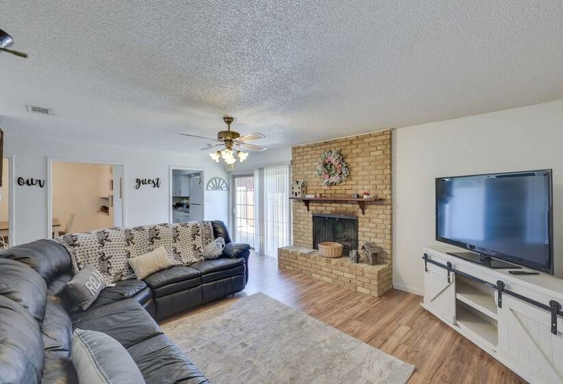 Family Home In Fort Worth: Pets Welcome!