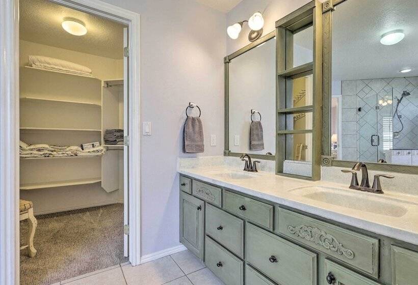 Charming Utah Abode W/ Patio, Grill & Yard!