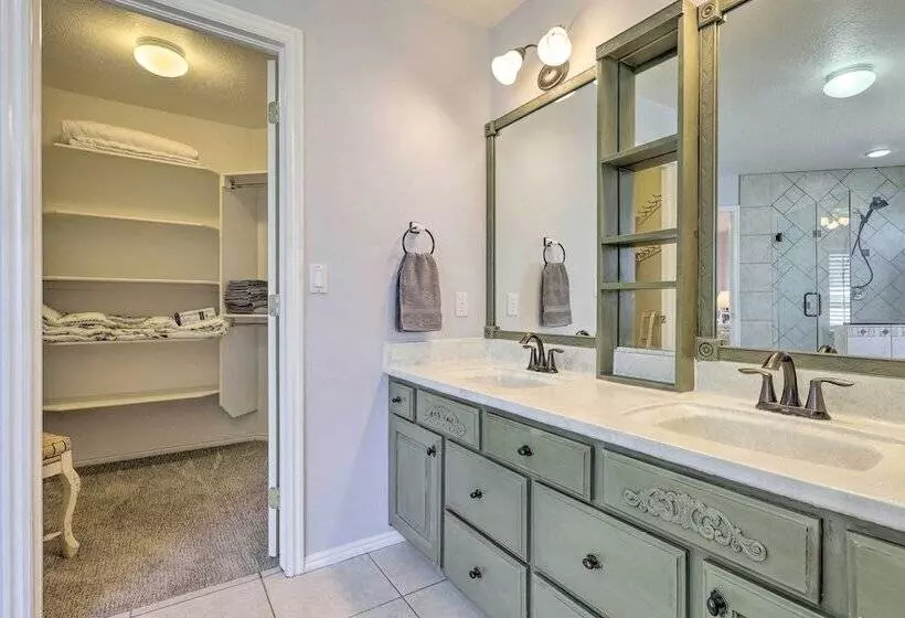Charming Utah Abode W/ Patio, Grill & Yard!
