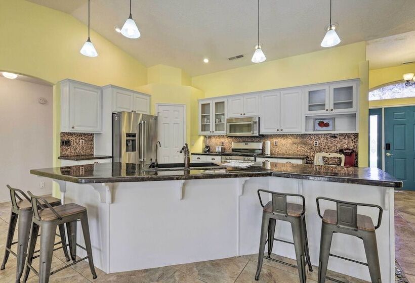 Charming Utah Abode W/ Patio, Grill & Yard!